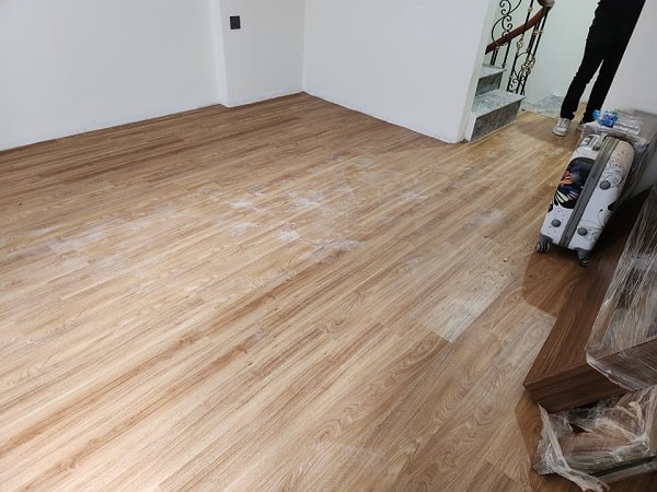 Sàn nhựa dán keo cho chung cư mini
